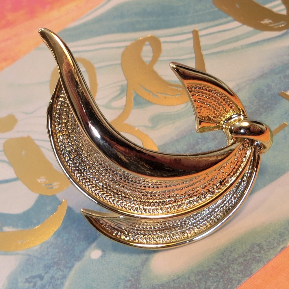 Unique Playful Bold Elegant Statement Brooch